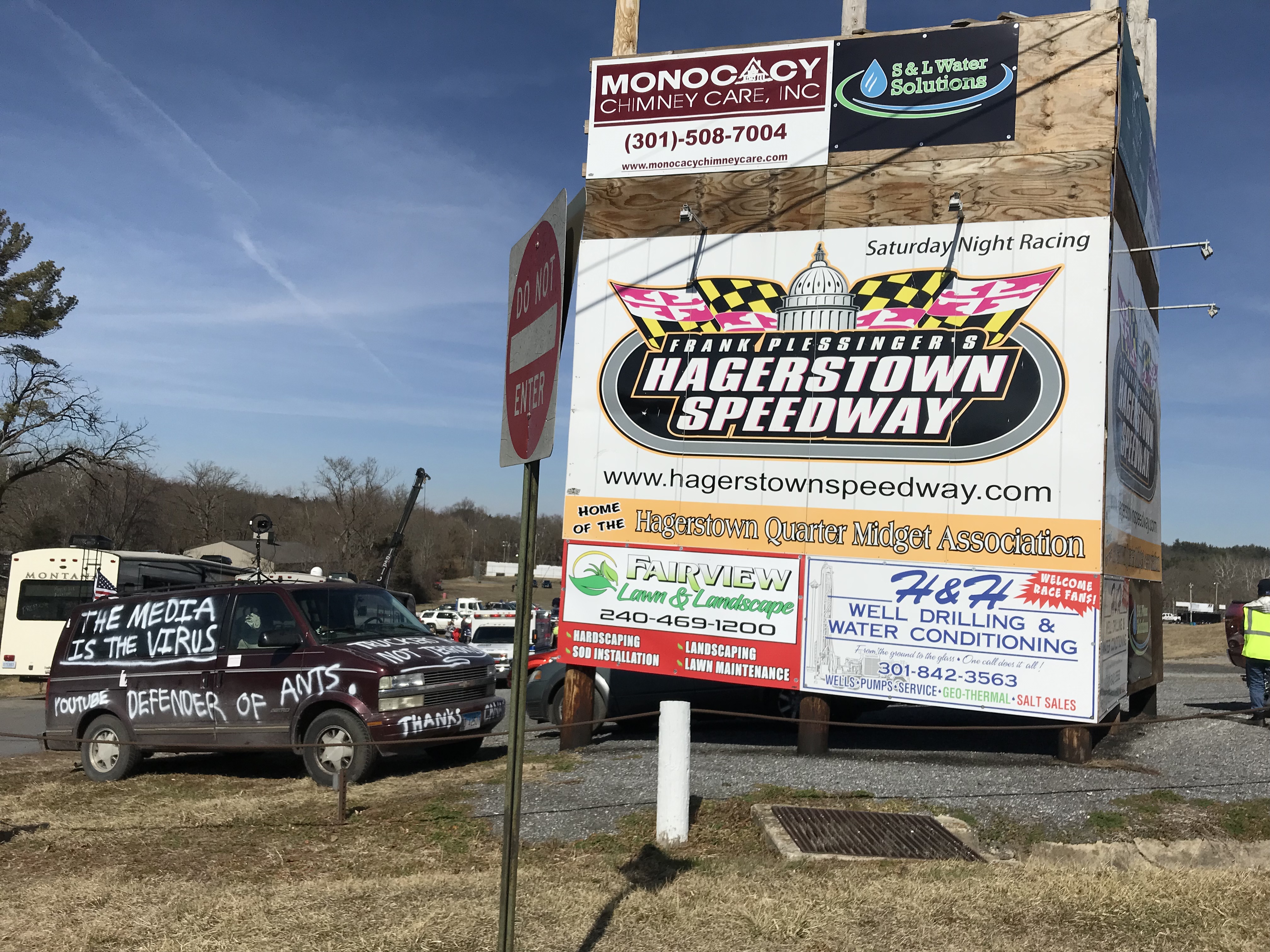 C6408D71-303F-4E39-93E8-9B846978A341